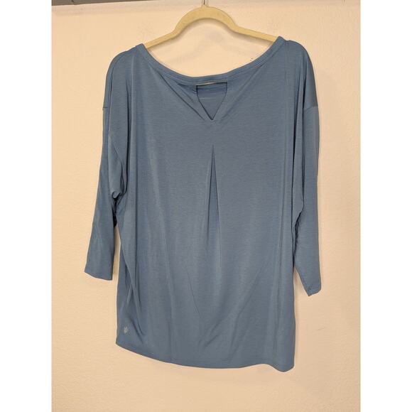 Athleta 3/4 Length Sleeve Scoop Neck Soft Blue Athleisure Top Womens Size Medium - Picture 7 of 8